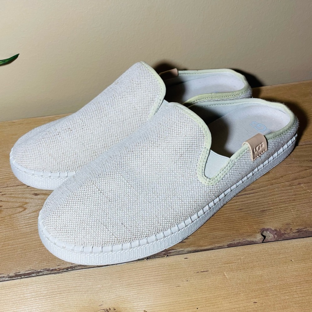 UGG Women’s Delu Slip-Ons Natural Beige Cotton Upper Size 12